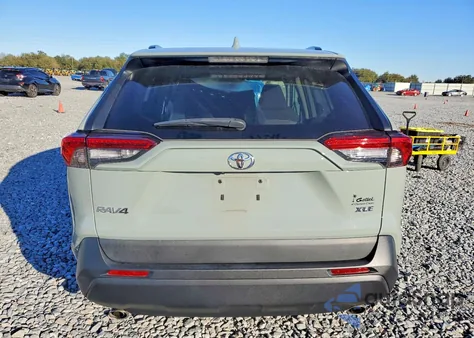 2021 Toyota Rav4 Xle from USA, damaged, VIN 2T3W1RFV2MW112072